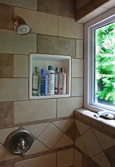 Flush installation of shampoo soap niche